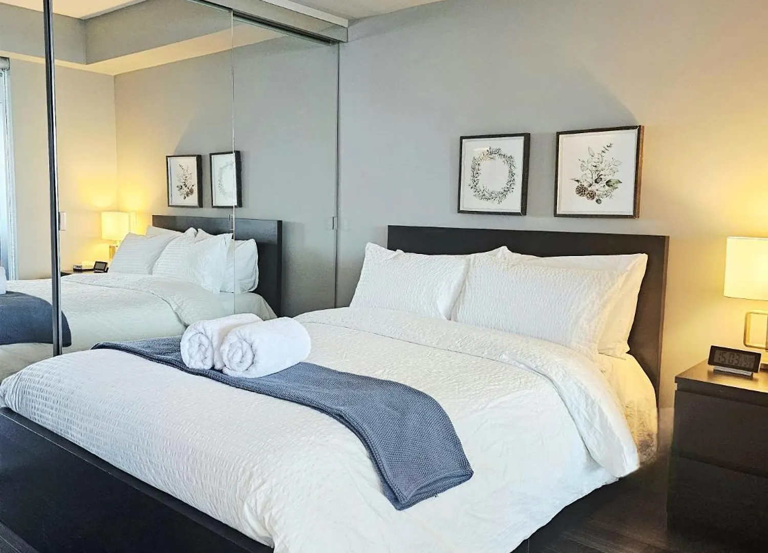 Appartement Elegant 2Br & 2Ba Retreat In Prime Yorkville, Downtown Toronto